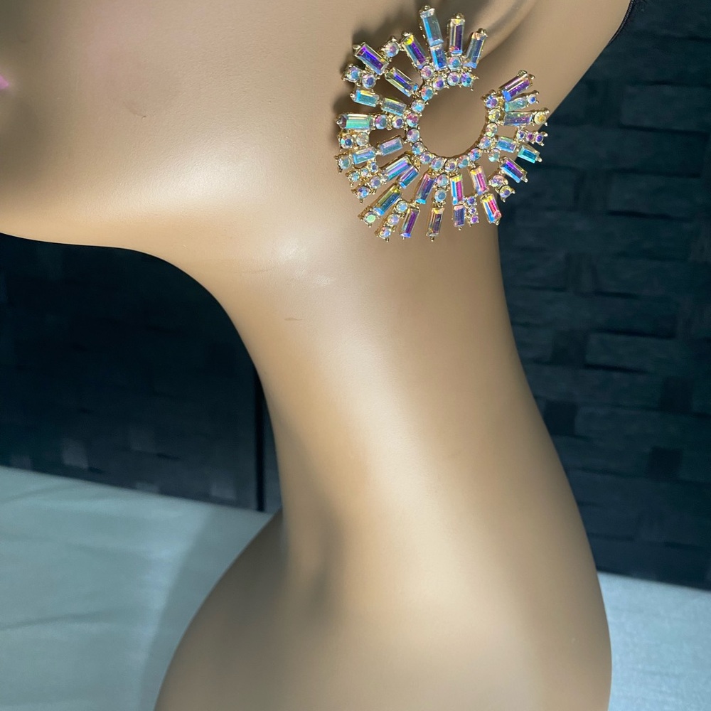 Rhinestone Stud Earrings - Picture 4 of 11